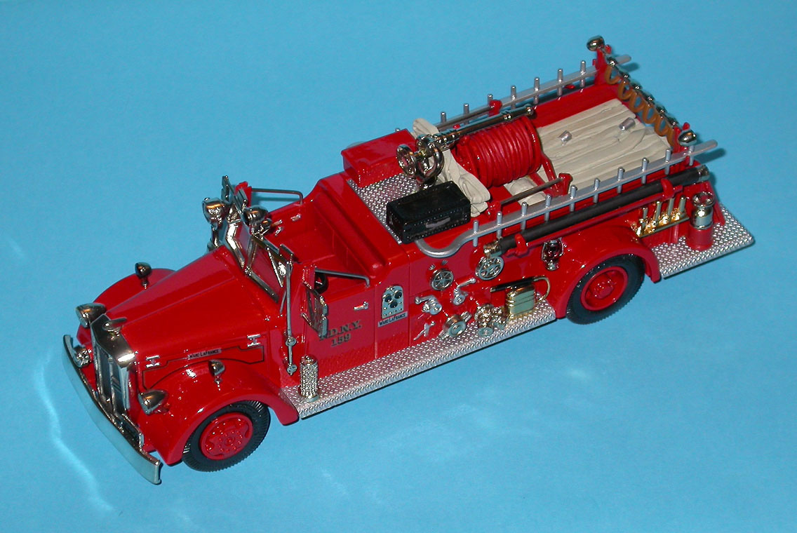 Ashton Models: 1946 Ward LaFrance Type 82-T Fire Pumper F.D.N.Y. (AH96) in 1:43scale